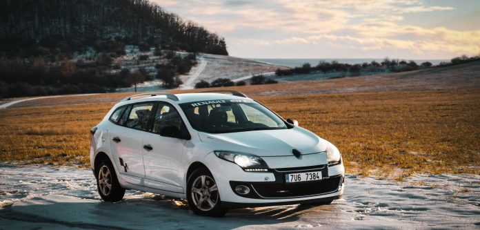 Renault Megane E-Tech б/в: огляд, батарея по роках і ціни в Україні 2026