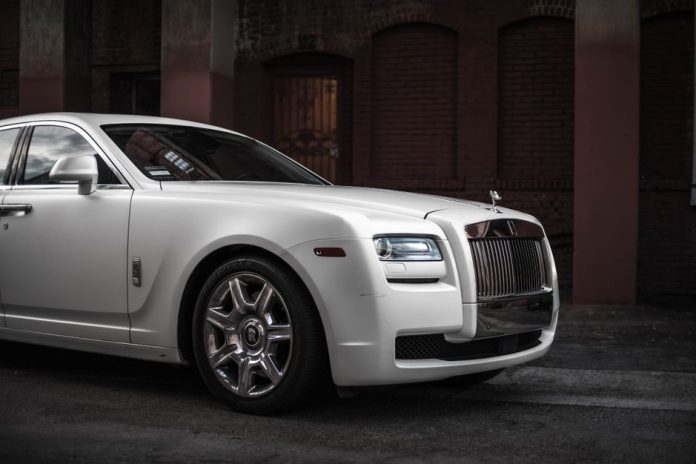 Rolls-Royce Spectre 2024-2026: перший електро-Rolls-Royce в історії бренду