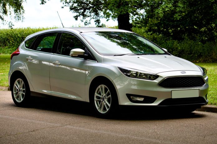 Toyota Camry Hybrid: огляд б/в на ринку України