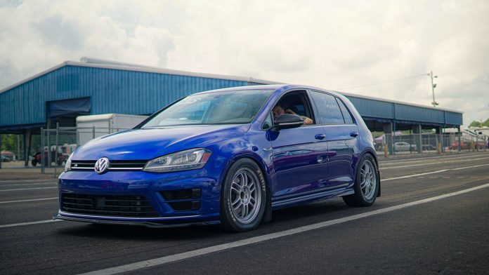 VW Golf R MK8 2021-2026: 320-к.с. hot hatch преміум-класу