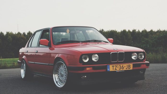 BMW E30: чому 3 серія 80-х стала культовою і скільки коштує
