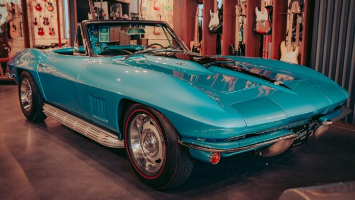Corvette C2 Sting Ray: найкрасивіший Corvette і ціна сьогодні
