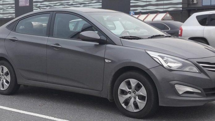 Hyundai Accent Solaris сірий седан
