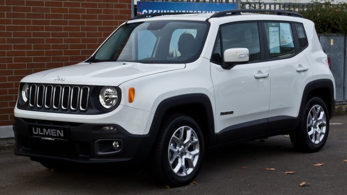 Jeep Renegade білий вид спереду
