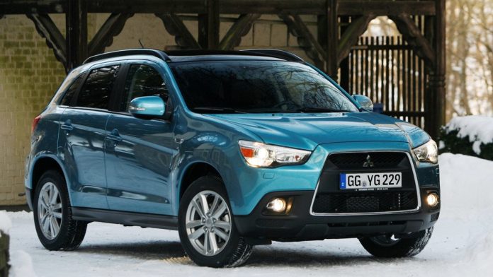 Чи варто брати Mitsubishi ASX б/у: чесний вердикт, двигуни, ціни, слабкі місця Mitsubishi ASX блакитний кросовер