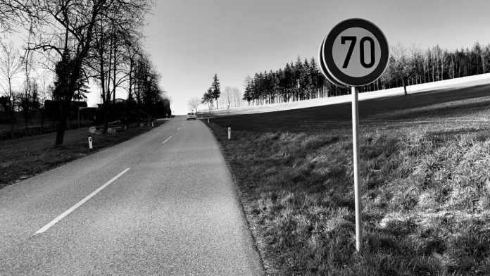 Штраф за порушення ПДР 2026 Дорога і дорожні знаки - штрафи ПДР 2026