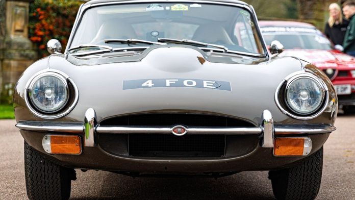 Jaguar E-Type: найкрасивіше авто світу і його ціна сьогодні
