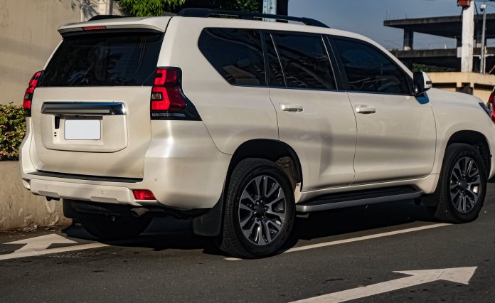 Двигун Toyota 1GD-FTV 2.8 D-4D (Prado 150, Hilux, Fortuner): версії, ланцюг, олива, сажовий фільтр Toyota Land Cruiser Prado 150 2.8 D-4D з двигуном 1GD-FTV, вид ззаду