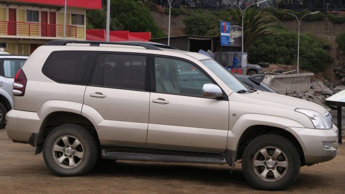 Toyota Land Cruiser Prado 120 4.0 VX 2006 року з двигуном 1GR-FE