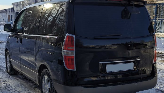 Hyundai Grand Starex 2.5 VGT 2011 року, вид ззаду