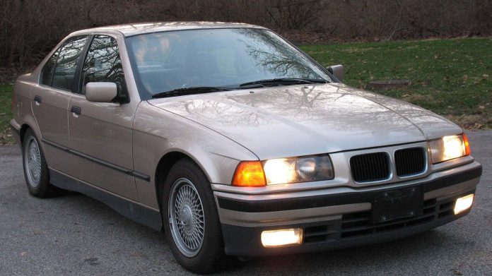 Двигун BMW M50 (M50B20, M50B25): VANOS, гідрокомпенсатори, олива, проблеми BMW 325i E36 1993 року з двигуном M50