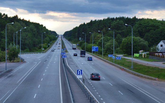 Траса М-06 Київ - Чоп біля Кмитова в Житомирській області
